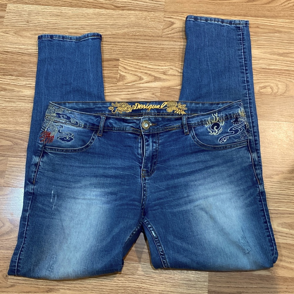 Ladies size 32 low rise jeans by Desigual